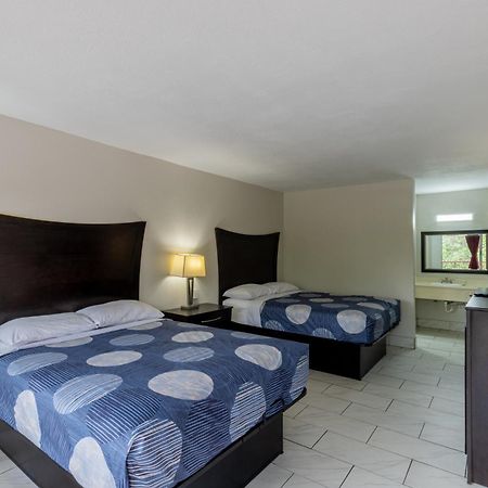 Executive Inn & Suites Beeville Buitenkant foto