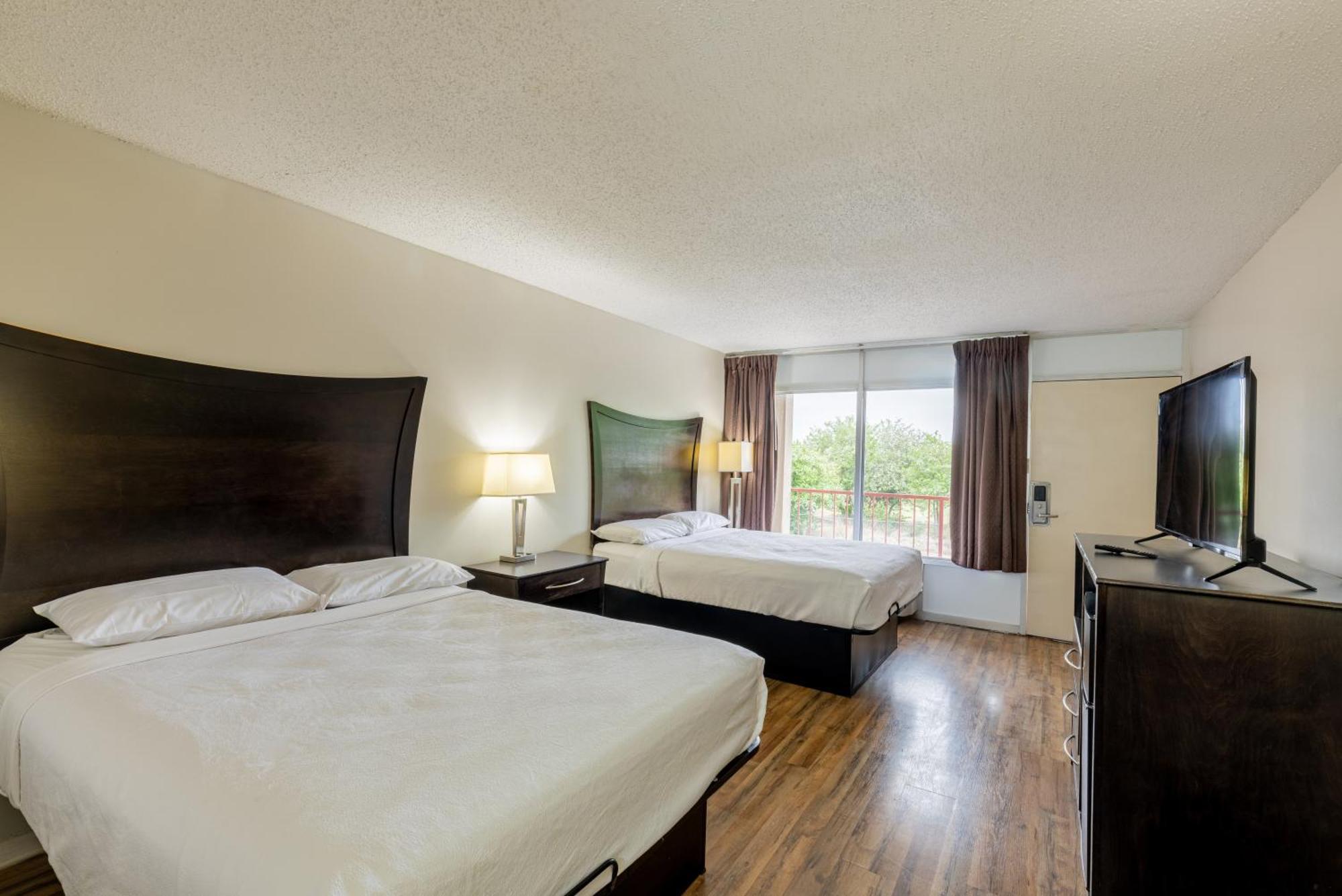 Executive Inn & Suites Beeville Buitenkant foto