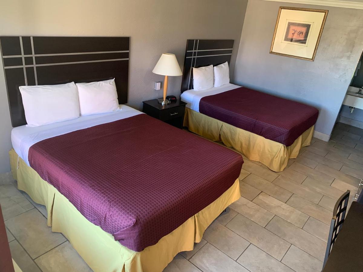 Executive Inn & Suites Beeville Buitenkant foto